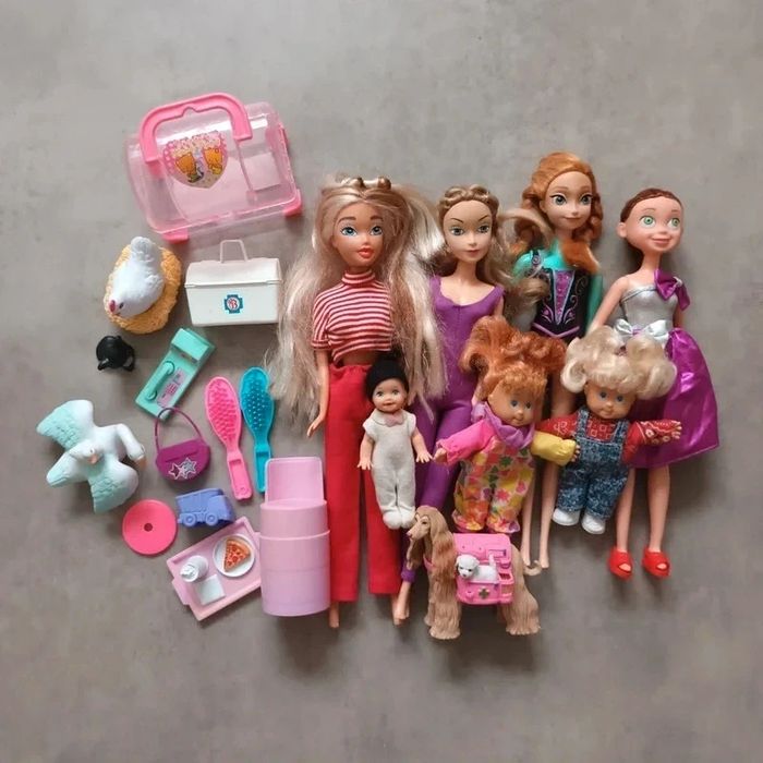 Lots de Barbies - photo numéro 2