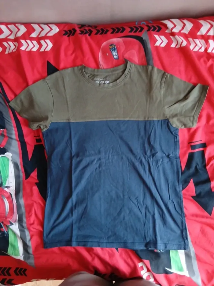 Lots de 4 tee-shirts taille 14 ans - photo numéro 6