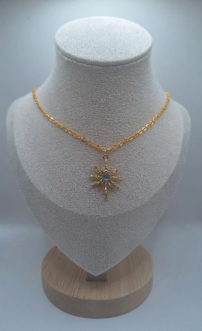 Collier avec sa pierre
