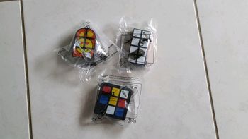 Lot de 3 rubiks Neuf V4
