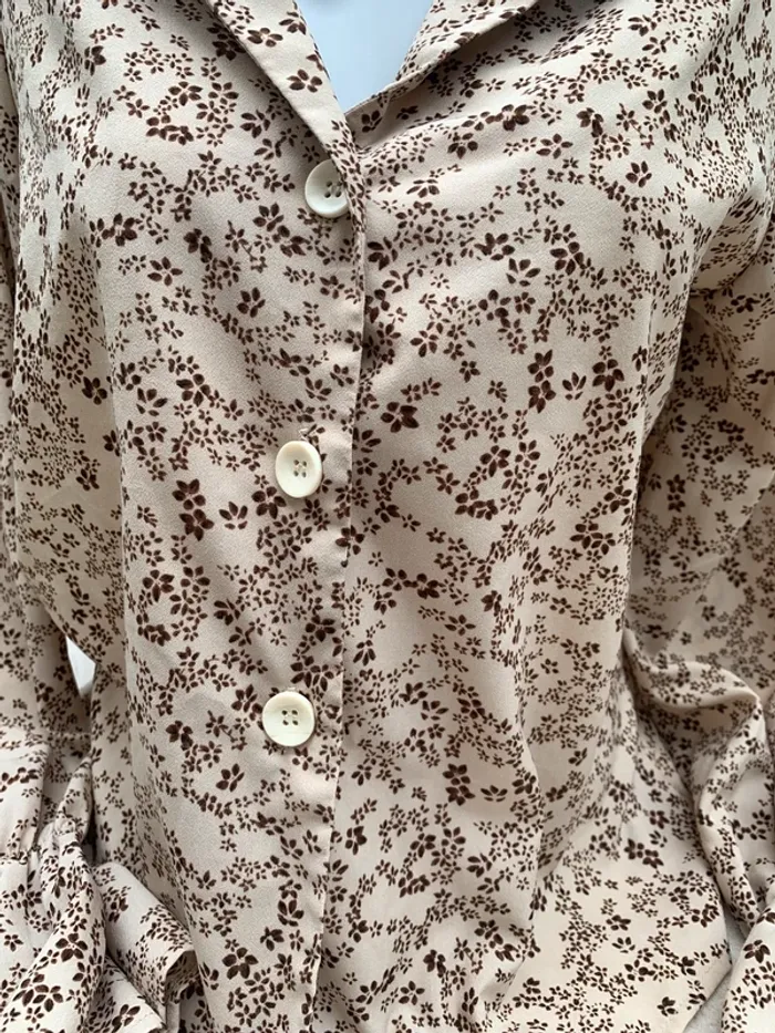 Chemise SHEIN manches longues fleuries taille M - photo numéro 4