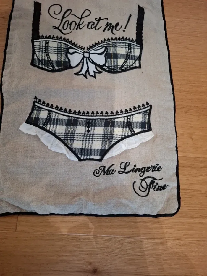 Sac pour lingeries- très bon état - photo numéro 5