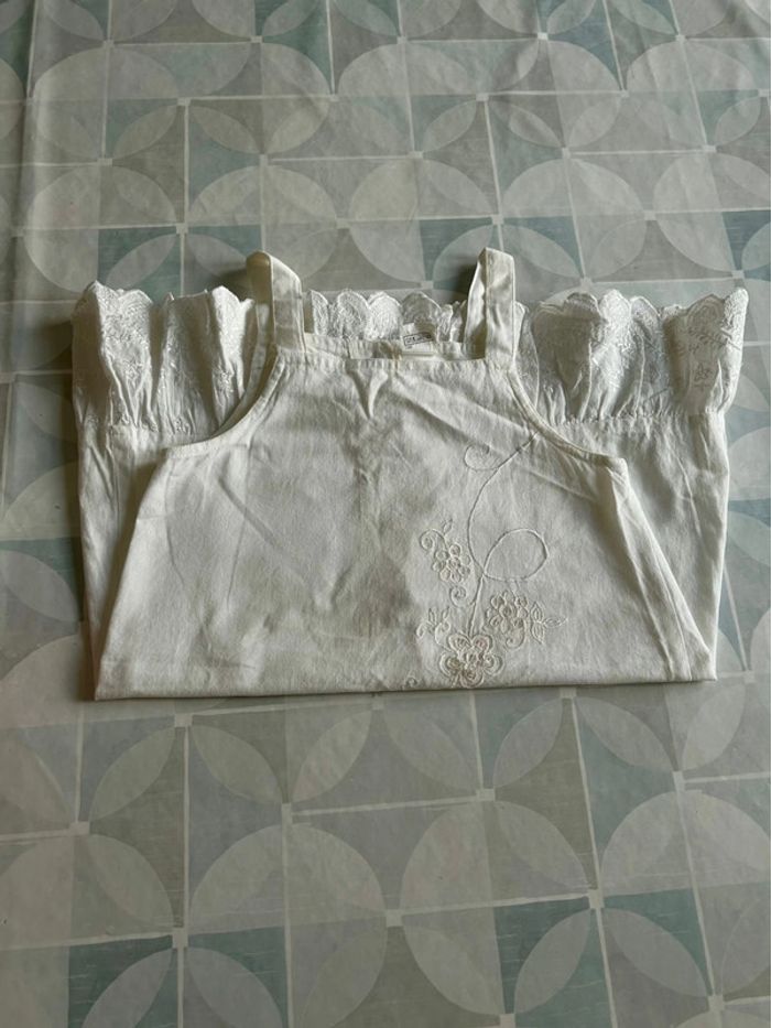 Robe blanche - 5 ans - en très bon état - photo numéro 4