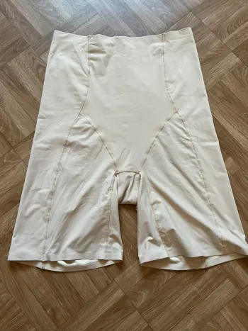 Body short amincissant beige vintage (NEUF)