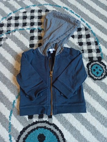 Gilet zippé à capuche- Taille 6 mois
