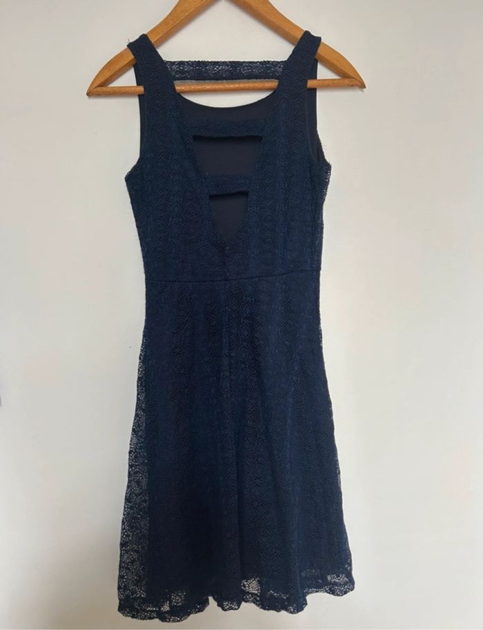 Robe dos nu - photo numéro 3