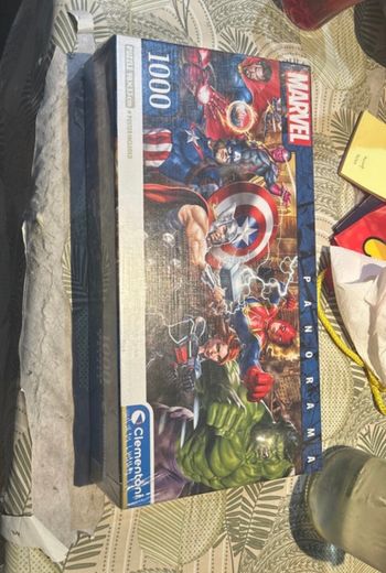 Puzzle Marvel neuf emballer 1000 pièces 