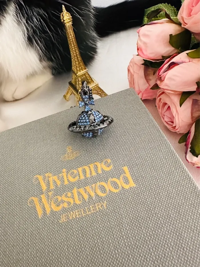 🪐Collier Vivienne Westwood Orbite noir avec zirconiums bleus – Modèle iconique - photo numéro 7