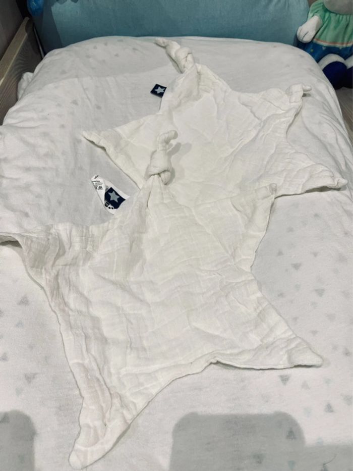 Lot de 2 Doudous blancs mousseline forme étoile - photo numéro 6