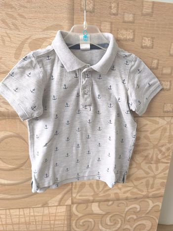 Polo gris motifs ancres