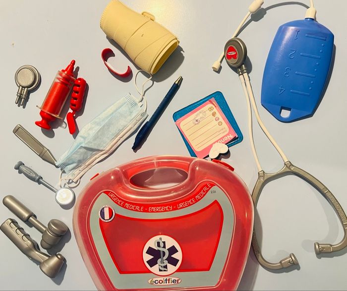 Mallette de docteur - photo numéro 7