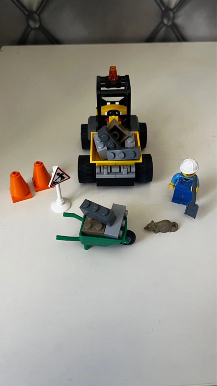 Lego 60284 le camion de chantier - photo numéro 4