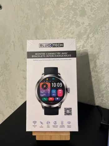 Montre connectée avec bracelets interchangeables