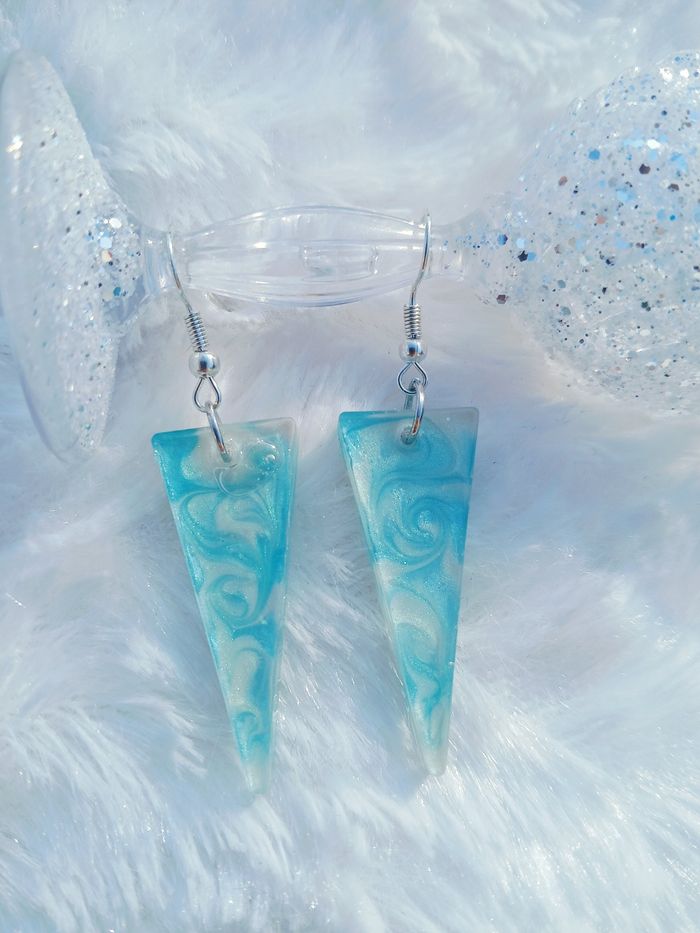 Boucles d'oreilles triangles blanc turquoise