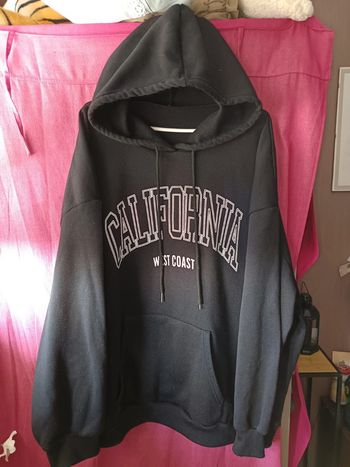 Sweat à capuche taille 52 de chez Shein