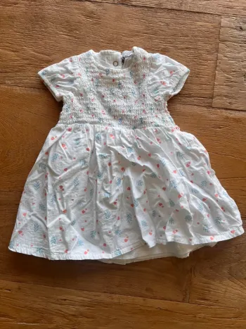 Robe blanche 6 mois