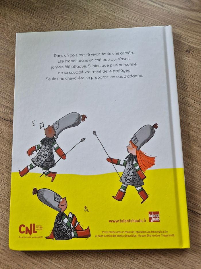 Livre enfants titre En cas d’attaque - photo numéro 2