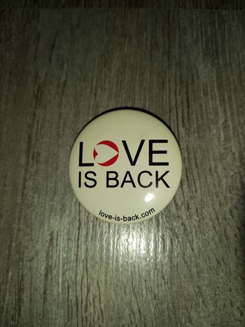 broche badge blanc morgan de toi neuf sous blister