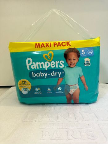 Paquet de 90 couches Pampers T5