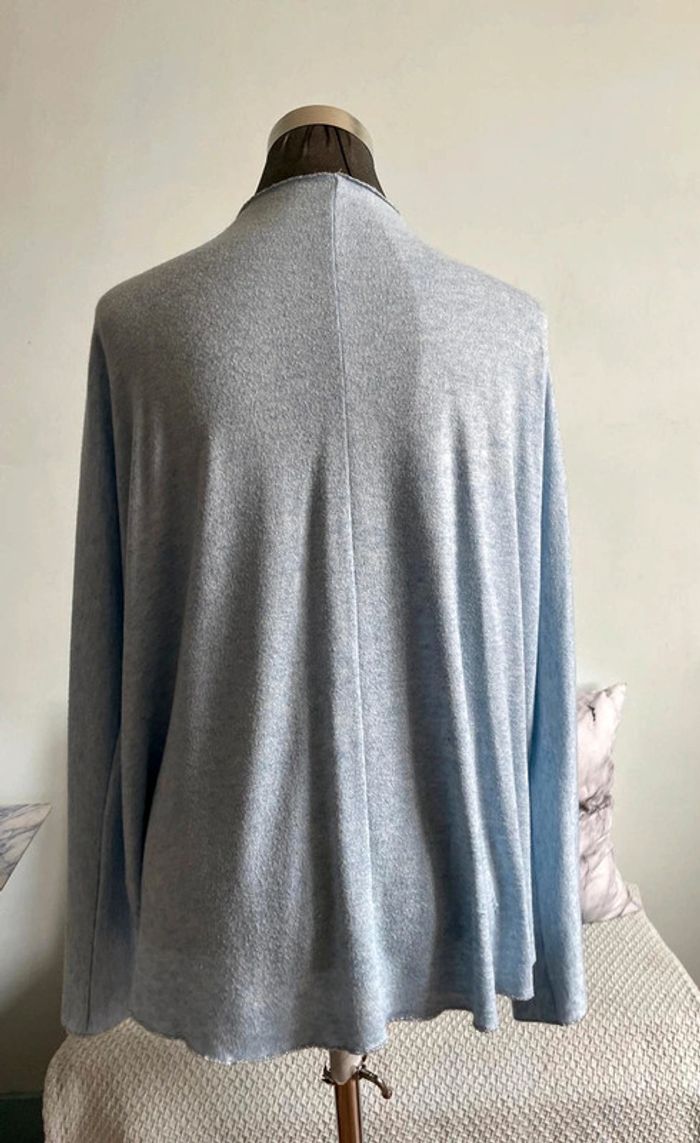 Pull léger ample très doux,avec message. - photo numéro 2