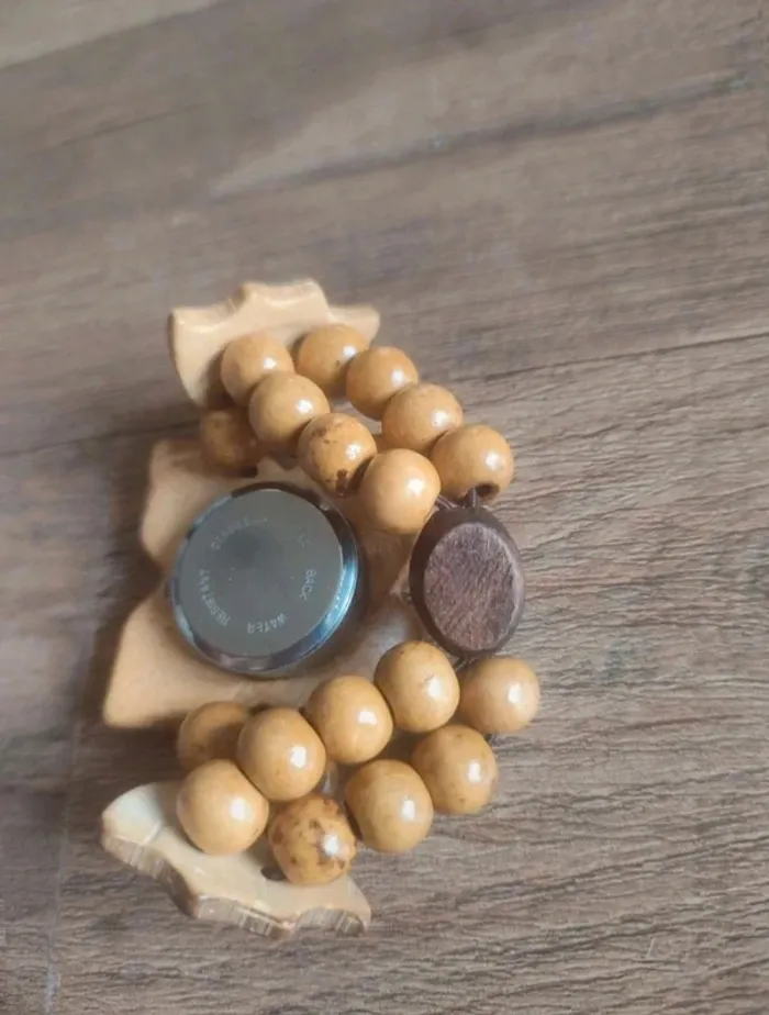 Montre en bois avec bracelet élastique - photo numéro 2