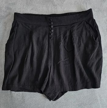 Short noir léger et fluide Mango