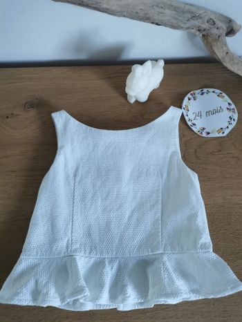 Haut blanc collection cérémonie bébé fille 2ans tbe