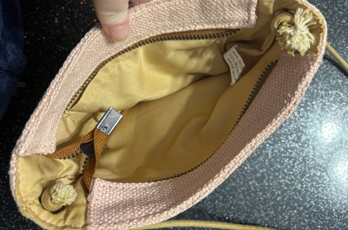 Sac avec lanière et fermeture tirette - photo numéro 4