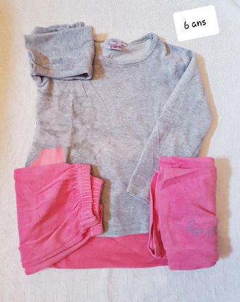 Pyjama velour hello kitty 6 ans