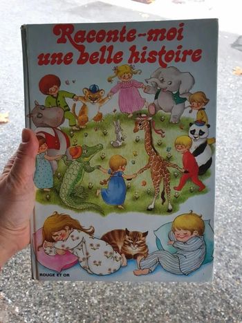Livre vintage raconte moi une belle histoire rouge et d'or