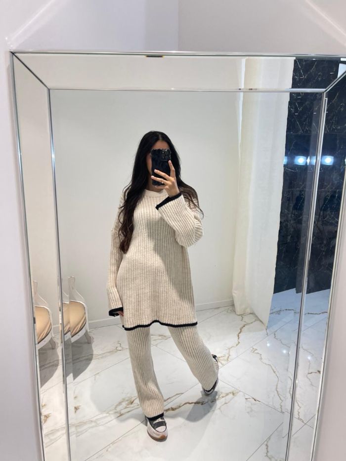 Magnifique ensemble pull + pantalon très tendance L'ensemble est neuf avec étiquette 🏷 - photo numéro 3