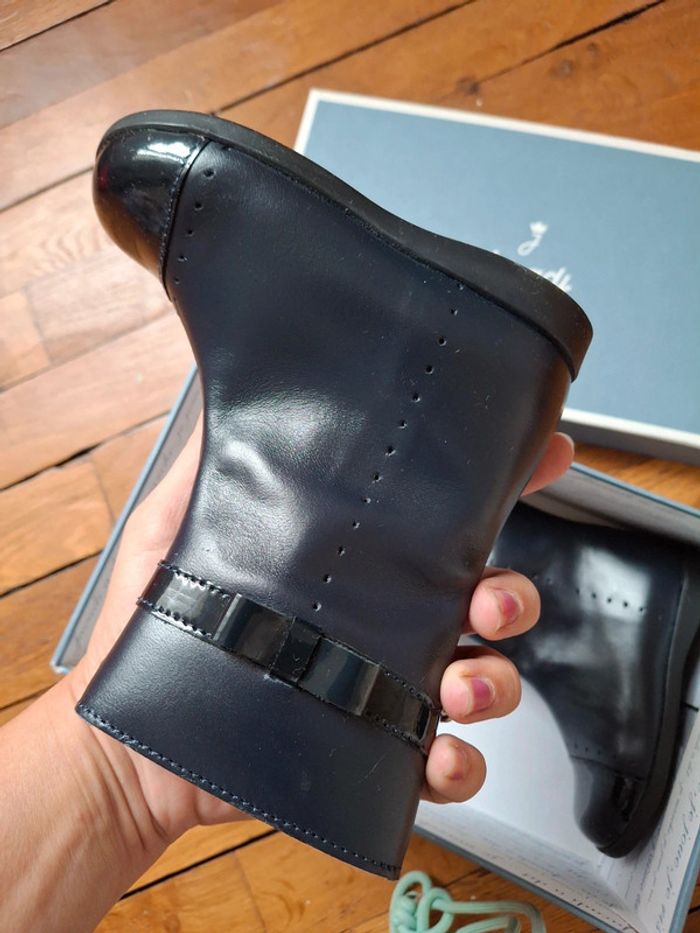 Bottes jacadi neuves taille 22 valeur 89 euros - photo numéro 3