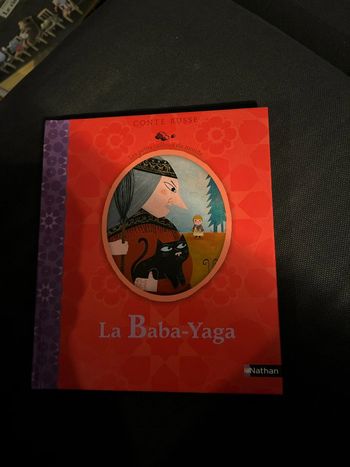 Livre pour enfants la baba-yaga conte russe Nathan