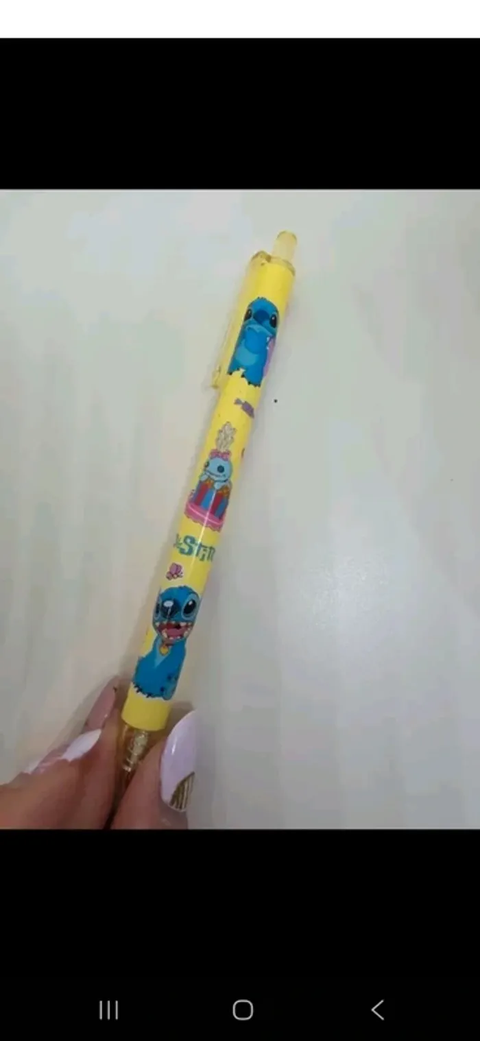 Stylo stitch jaune