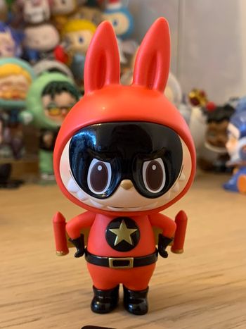 👨‍🚀 Pop Mart Labubu Space Adventure Series : Labubu Captain (avec carte)
