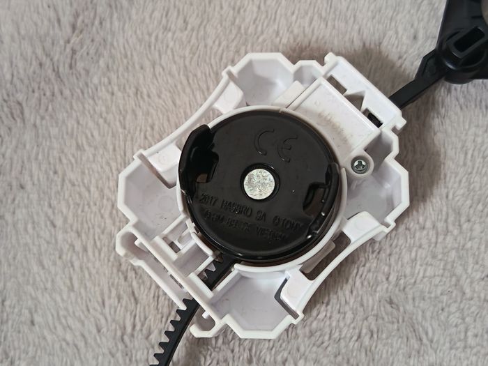 Lanceur Beyblade Burst Blanc Hasbro (2017) + Crémaillère - photo numéro 3