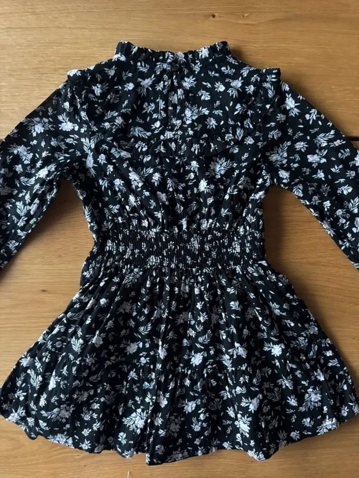 Robe ML fluide fond noir et petites fleurs blanches - Taille 4 Ans - photo numéro 7