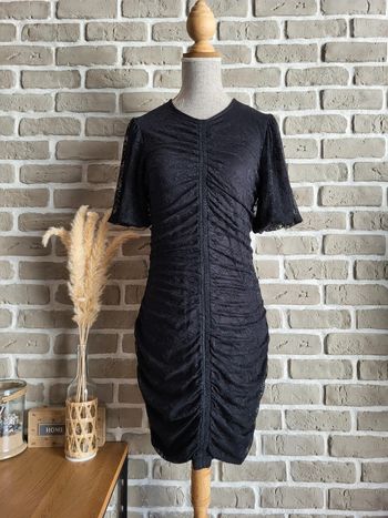 Robe noire froncée en dentelle H&M neuve