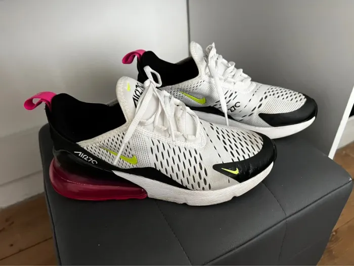 Nike 270