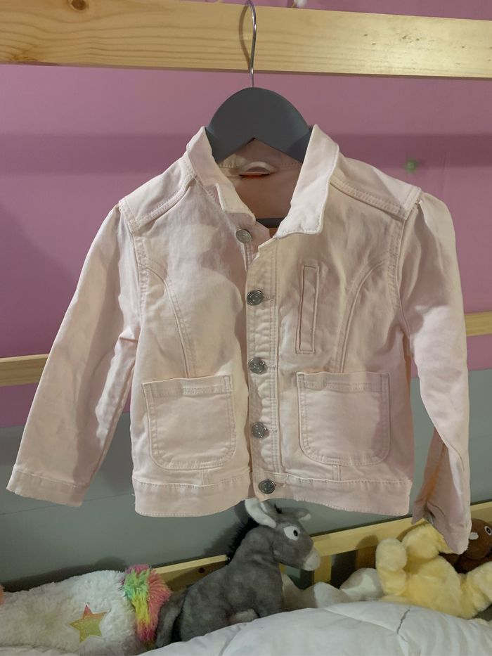 Veste légère tape à l’œil