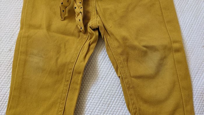 Jean jaune avec jolie ceinture tissu Kiabi 12 mois - photo numéro 3