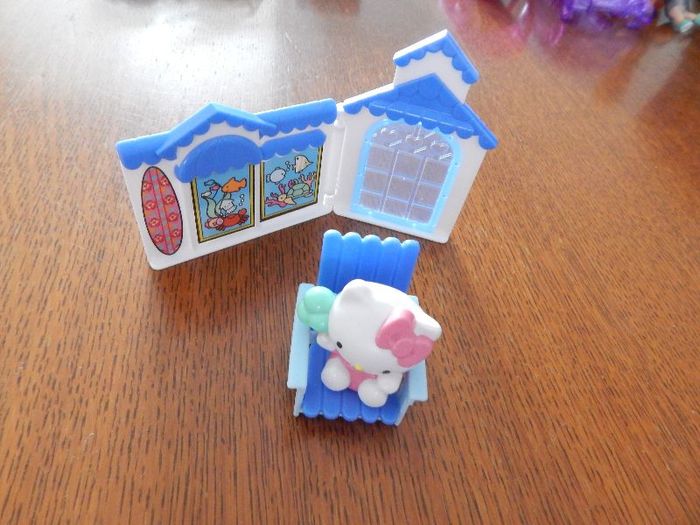 Hello Kitty avec accessoires