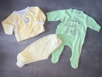 Kiabi Disney lot pyjamas mixte fille garçon jaune vert pomme tigrou neuf 0 Mois naissance