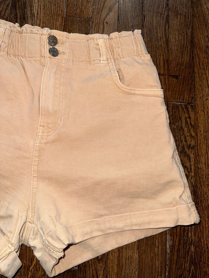 Short bershka Taille 40 - photo numéro 2