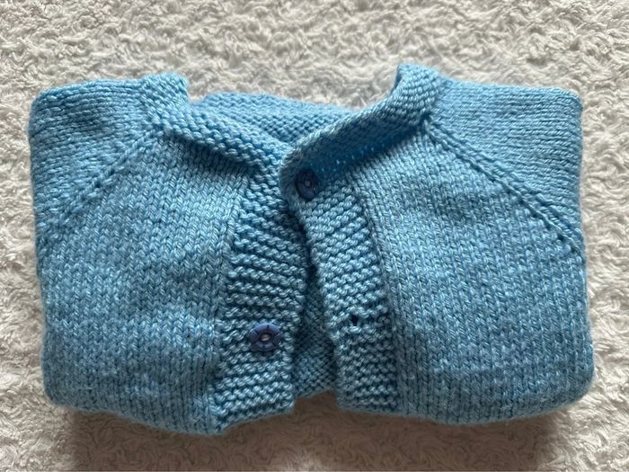 Gilet fait main T 6 mois - photo numéro 4