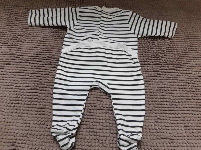 Pyjama 1 mois - photo numéro 3
