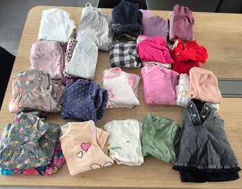 Lot de vêtements bébé fille