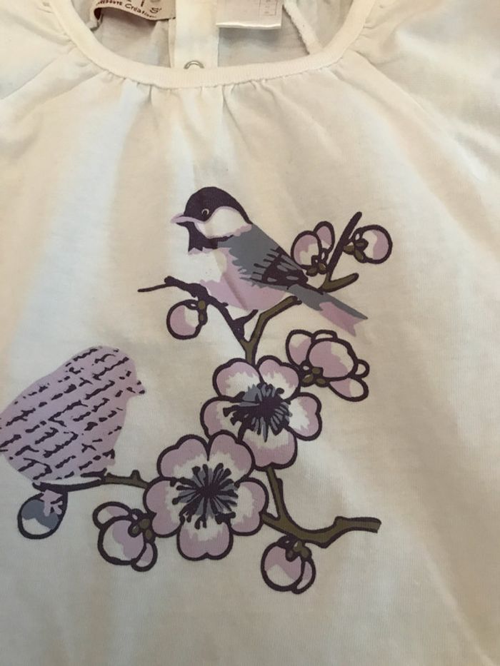 T-shirt blanc avec impression mauve - photo numéro 3