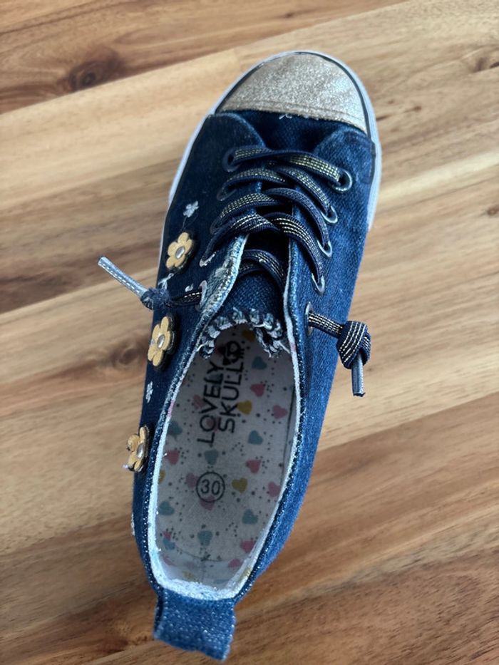 Basket en toile bleue et dorée - photo numéro 6