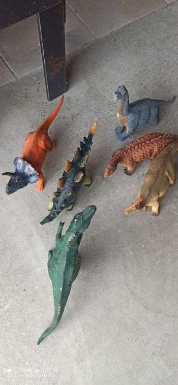Lot  de 6 dinosaures
